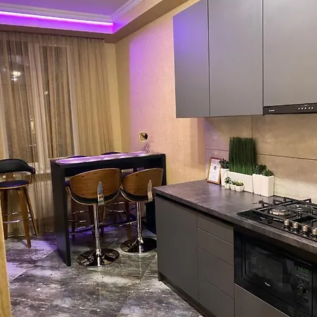 Apartment Lux In City Center