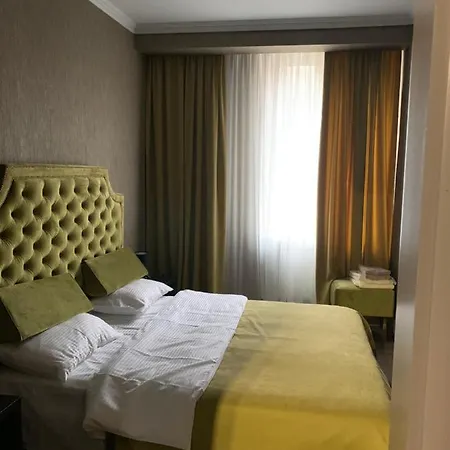 Lux In Center Апартаменти Львів